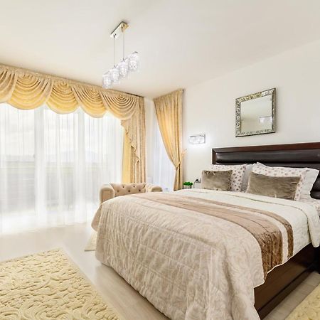 Luxury Apartment Avantgarden 3 Brasov Exterior photo
