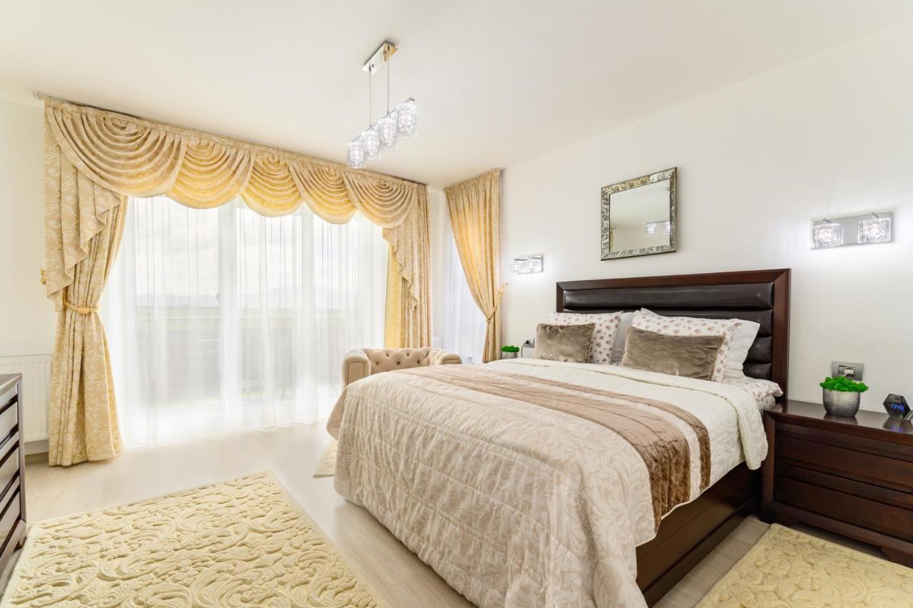 Luxury Apartment Avantgarden 3 Brasov Exterior photo